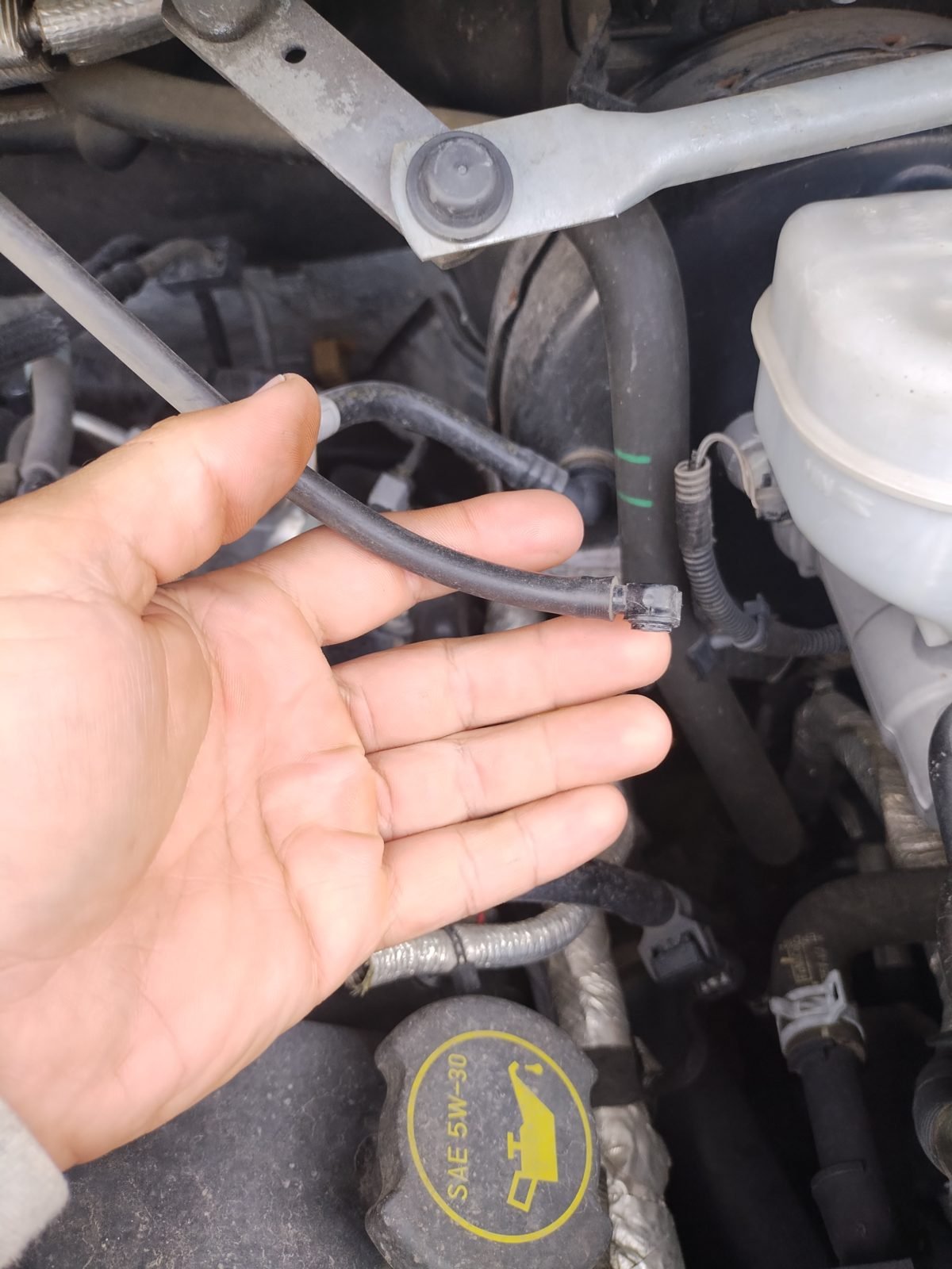 Hands-on engine diagnostics by a Dallas mobile mechanic